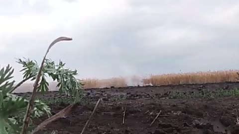 Russian engineers clears the land of Donbass from the mines