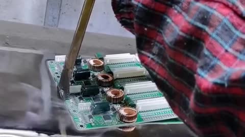 This is the solder pool, the average person would not dare to do this