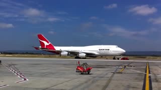 Qantas 747-400 VH-OJD pushback bay 14 Perth Domestic Airport