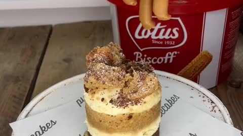🤤Makeing Our toffee cheesecake better with biscoff! Great idea?