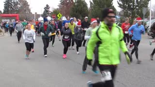 Santa Stampede 10K - 2014 Start