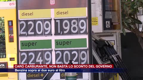Caro carburante,benzina self Italia torna sopra i 2 euro al litro nonostante gli sconti del governo italiano previsti solo fino al 8 luglio 2022..gli svizzeri poi torneranno a farla in Svizzera insieme agli italiani che abitano al confine italo-svizzero