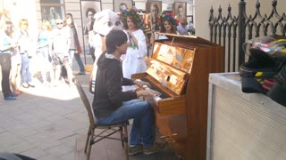 Man Plays 'Amélie' Theme On Piano In Lviv, Ukraine