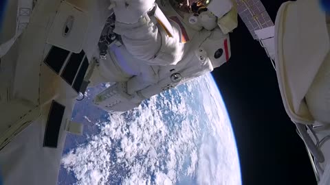 Astronauts accidentally lose a shield in space (Gopro 8k)