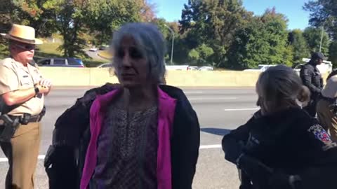 Climate activists block beltway north of DC. Filmed by Ford Fischer.