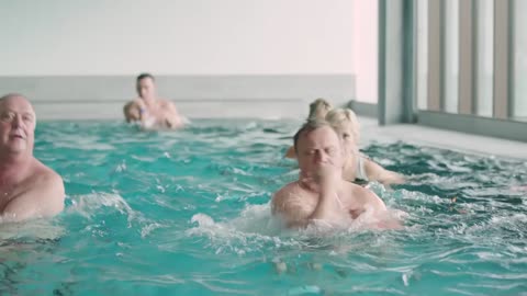 Aquafitness Trainer _ Ausbildung bei der ASG [mit Kundenerfahrungen zur Wassergymnastik]