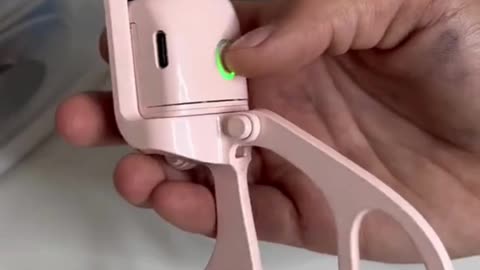 Eyelash Curler