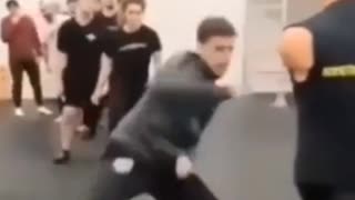 Mannequin Knocks out a Fighter