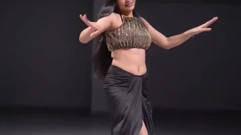 Beautiful Indian Girl Dance😍