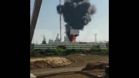 THE NOVOSHAKHTINSKY OIL REFINERY IS ON FIRE IN THE ROSTOV REGION, #RUSSIA