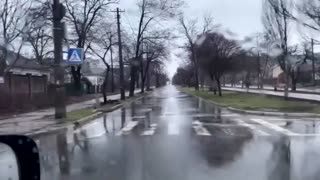 Ukrainian soldiers seen taking up position in Mariupol