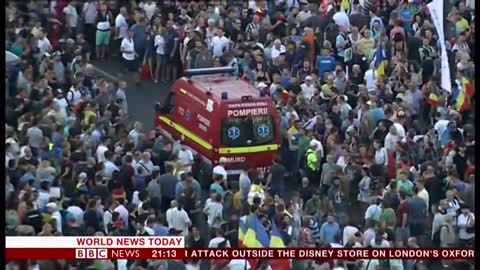 Protest against corruption and low wages (Romania) - BBC News - 10th August 2018