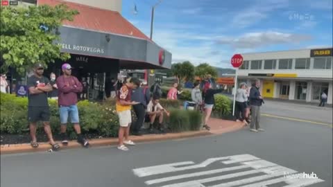 15_Man in custody after taking people hostage at Rotorua bank Newshub