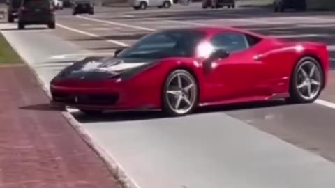 Girl Crashes Her Daddy’s Ferrari 458 Leaving Car Show!