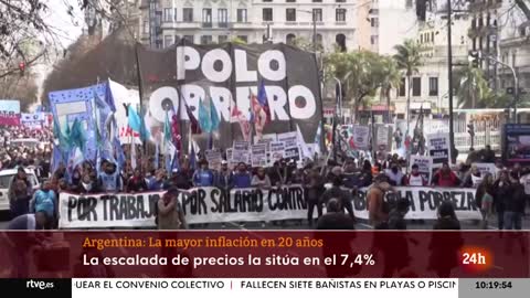 ARGENTINA: La INFLACIÓN sufre su mayor SUBIDA en los últimos 20 AÑOS | RTVE Noticias