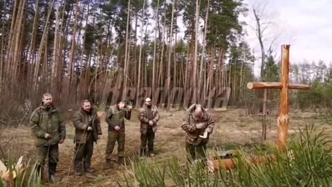 Russian Orthodox priest near Kremennaya: church ceremonies held on the front line