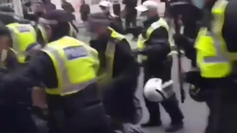 More video from the anti lockdown protest in London yesterday_1