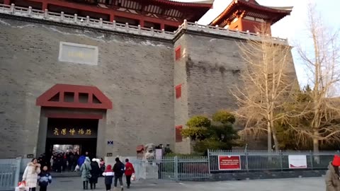 Esplorando con una Passeggiata la Incantevole Città Antica di Beijie a XiangYang