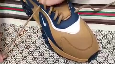 How to tie shoelace