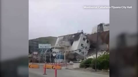 Building collapses in Mexico after landslide