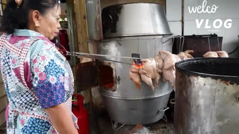 Last Chance! Enjoy Kuala Lumpur's Michelin-Starred Roast Pork Belly – Street Food Delight