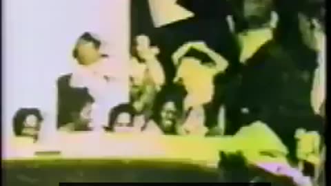 William Cooper expõe o assassinato de JFK na TV AO VIVO