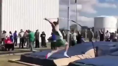 watch how wrong pole-vaulting can be some-times