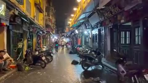 Exploring the Vibrant Nightlife of Vietnam: A Look at the Night Street Views- 2023