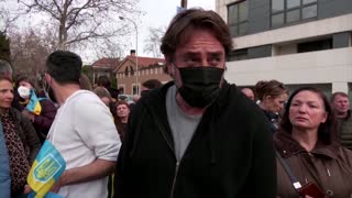 Javier Bardem protests outside Russian embassy