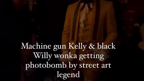 Mr. Brain Wash Photobombs Machine Gun Kelly & Legend Already Made / Black Willy Wonka At The Grammys
