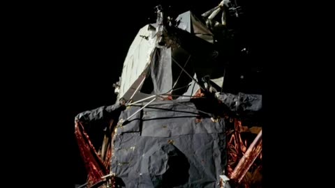 The Incredible Lunar Lander