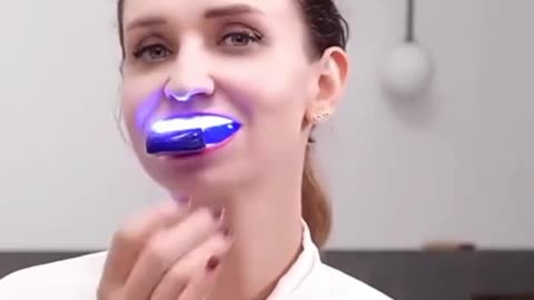 Teeth Whitening Hack Works in 16 Minutes