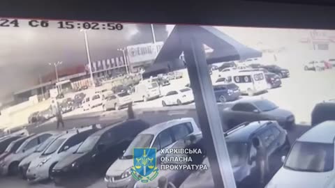 The moment a Russian missile hits the Ukrainian DIY store/market in Kharkiv/Kharkov