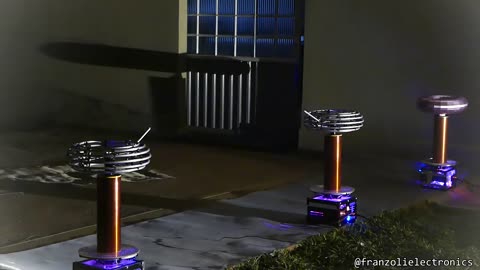 DAFT PUNK - Get Lucky on TESLA COIL QUARTET