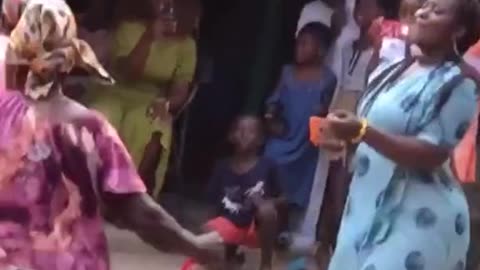 Lady show her dancing skills