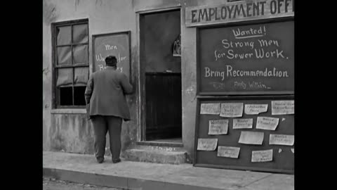 Charlie Chaplin at the Employment office (A Dog's Life) | Celebraty World