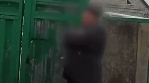 Ukraine soldier pressures civilian to abandon their home