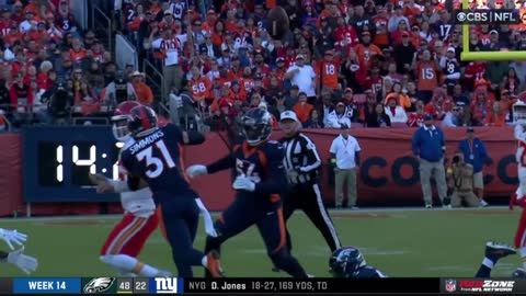 Patrick Mahomes flips it to Jerick McKinnon for INSANE improv TD