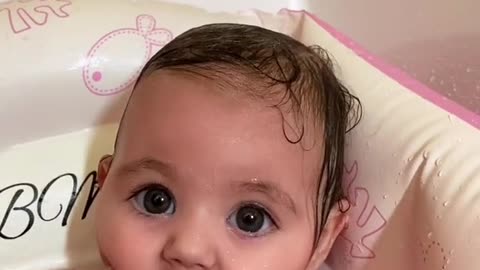 Funny baby rection can't stop laughing watching