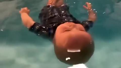 Am I swimming well?👶🏊‍♂️