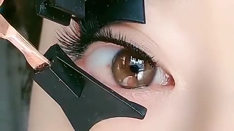 Reusable Magnetic Self-Adhesive Eyelashes: The Future of Eyelashes