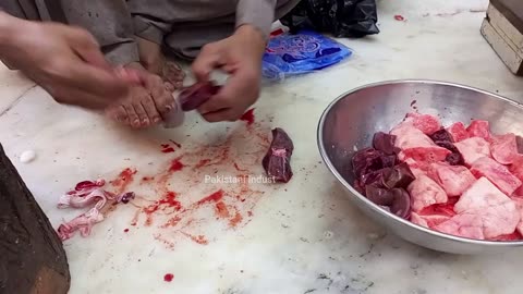 Cutting Mutton Phepsa with Liver