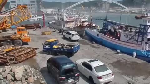 A road bridge collapsed in Taiwan. At that moment there were a lot of cars