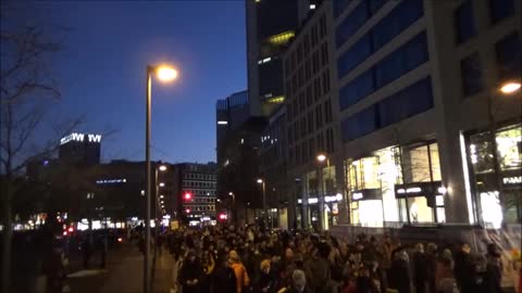 14-Minuten-Ausschnitt von Frankfurts bisher größtem Freiheitsprotest, 05.02.2022