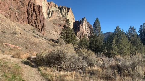 Canyon High Desert – Smith Rock State Park – Central Oregon – 4K