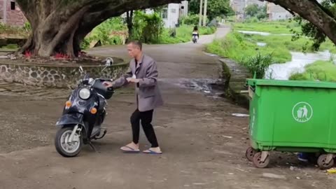 Chinese throwing garbage to the dustbin funny video