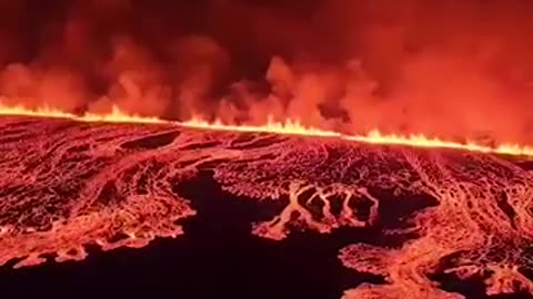 Iceland Eruption! Stunning Lava Flows from Volcano in Reykjanes Peninsula
