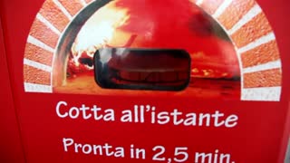 Máquina expendedora de pizza fresca en Italia