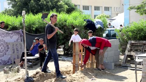 Displaced Gazans take refuge at makeshift camp