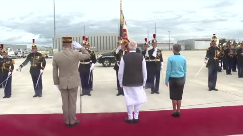 PM Modi arrives to a ceremonial welcome in Paris, France PM Modi France visit 2023